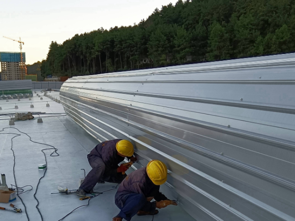 新型通风天窗助力绿色建筑排烟新篇章